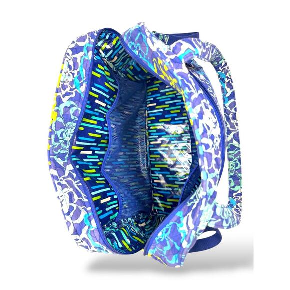 Vera Bradley Blue Floral Quilted Weekender Diaper Bag Tote with Removable Strap - Picture 9 of 11